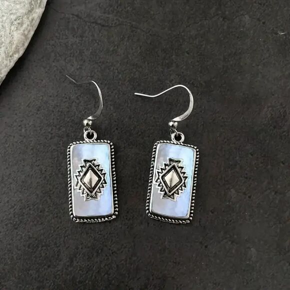 Boho Chic Western-Style Earrings - Picture 2 of 4